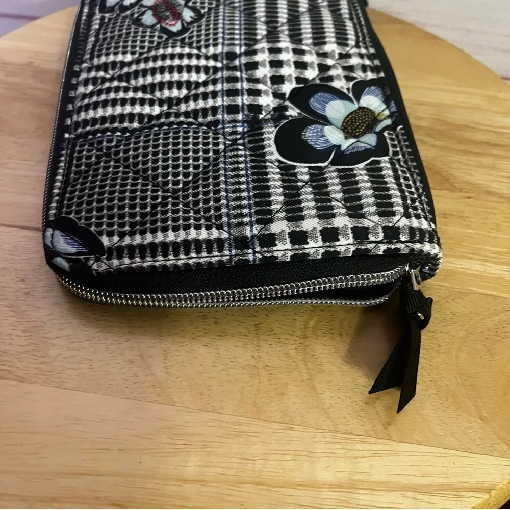 Vera Bradley RFID On the Go Wristlet in the Bedford‎ Plaid pattern.